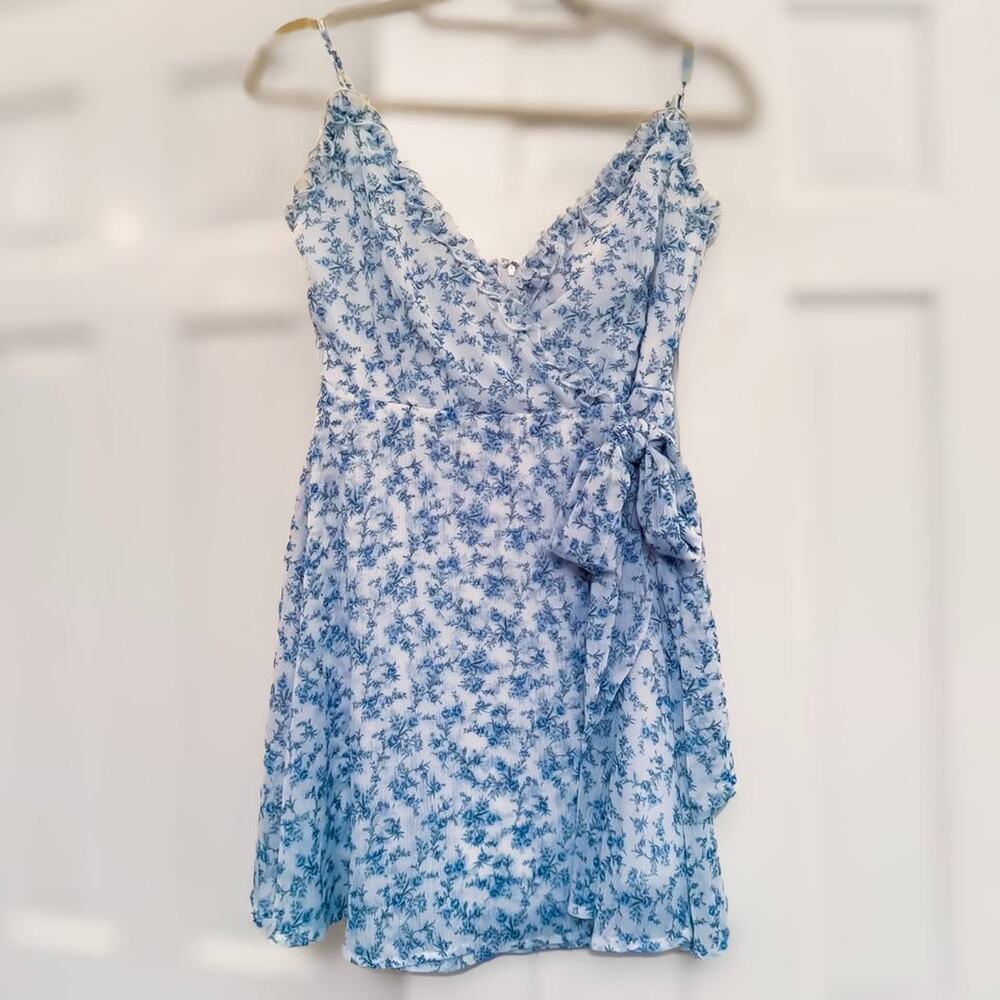 NEW Altar'd State White Blue Floral Ruffle Wrap Style Mini Dress Women's Size M
